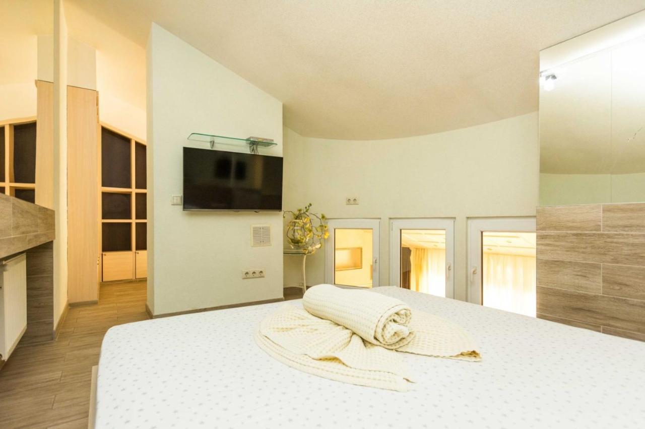 Wonderful Penthouse In Centr Of Chisinau Apartment Exterior foto